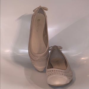 RESTRICTED nude flats with a cute bow on the heel